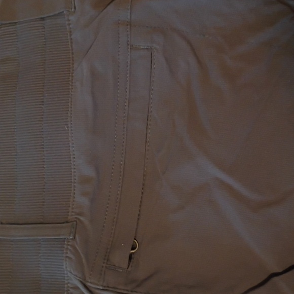 Title Nine Women's Charcoal Cargo Shorts - Picture 4 of 5